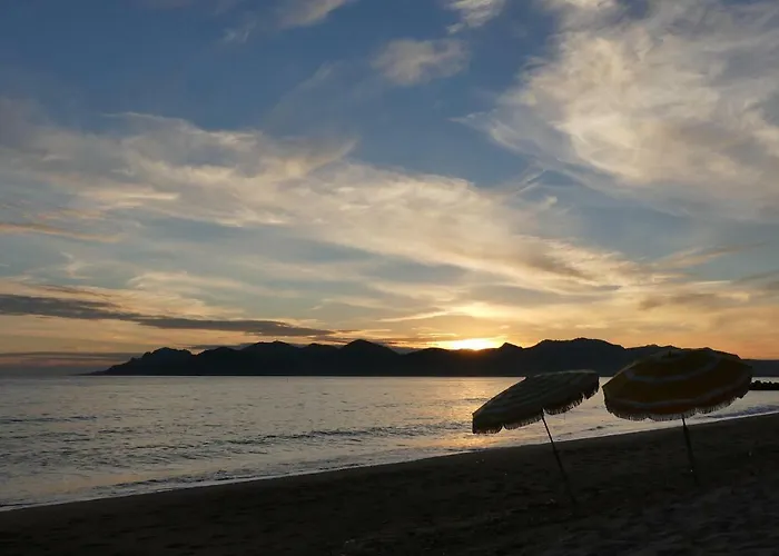 Montmorency Апартаменты *